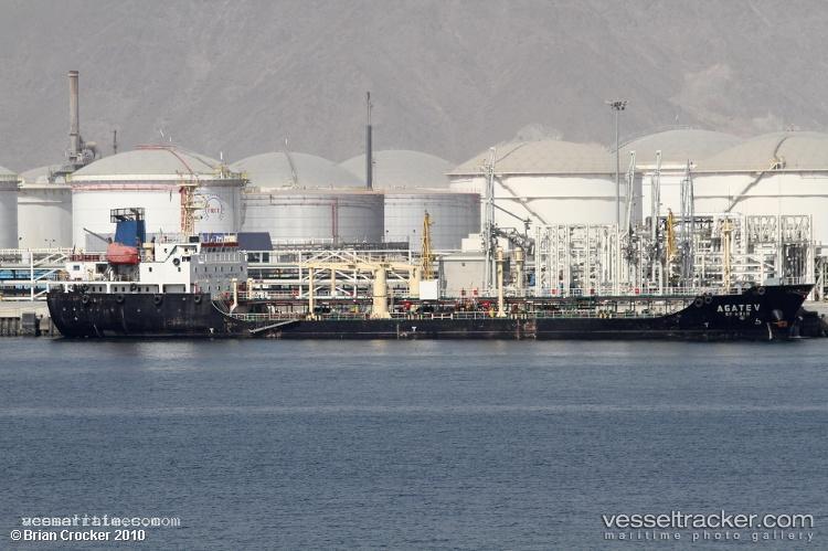 Fnsa-11 - Oil Products Tanker vessel registered in United Arab Emirates