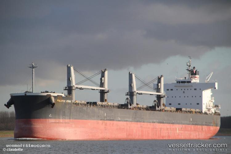 Clm-Pearl - Bulk Carrier vessel registered in Singapore