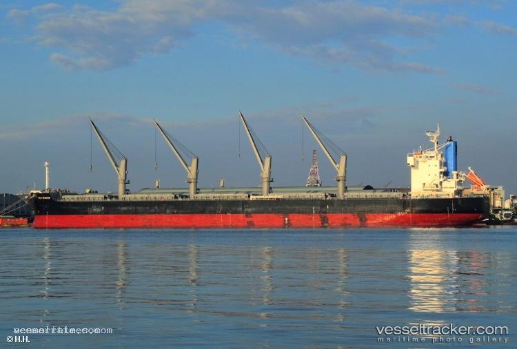 Ecuador-L - Bulk Carrier vessel registered in Liberia