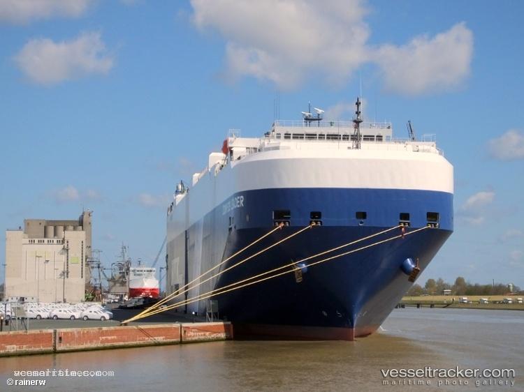 Dionysos-Leader - Vehicles Carrier vessel registered in Japan