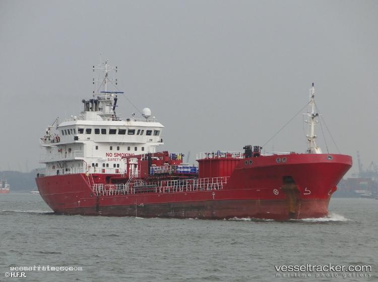 Ocean-Moon - Oil Products Tanker vessel registered in Marshall Islands