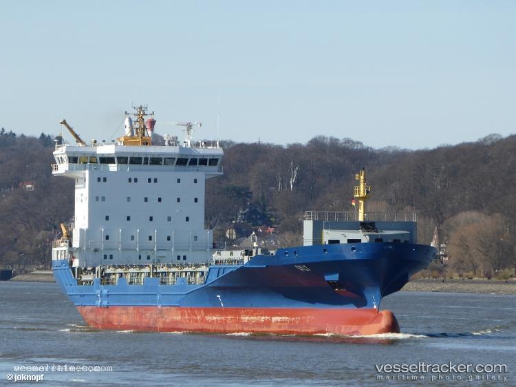 Elbteam - Container Ship vessel registered in Portugal