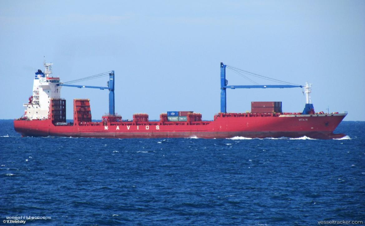 Maersk-Valparaiso - Container Ship vessel registered in Singapore