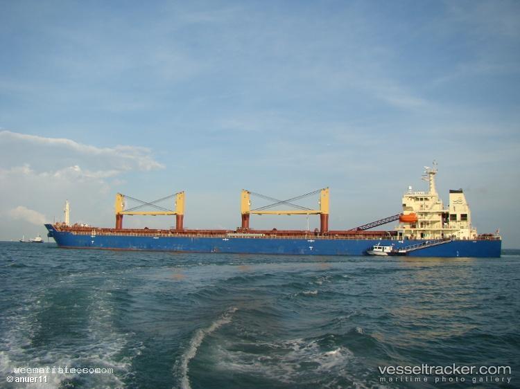 Viva-Eclipse - Bulk Carrier vessel registered in Panama