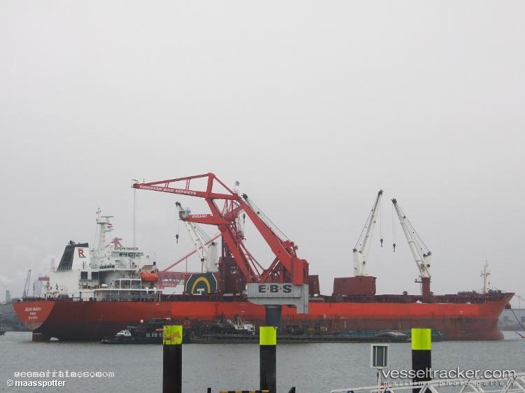 Delphi-Ranger - Bulk Carrier vessel registered in Liberia