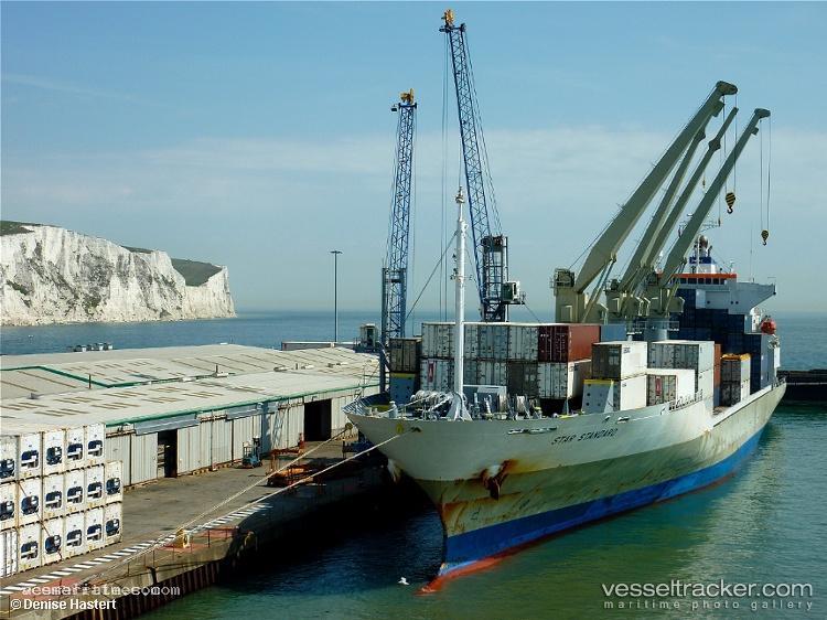 Cs-Standard - Refrigerated Cargo Ship vessel registered in Singapore