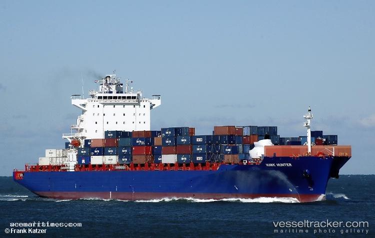 Bsg-Bahamas - Container Ship vessel registered in Liberia