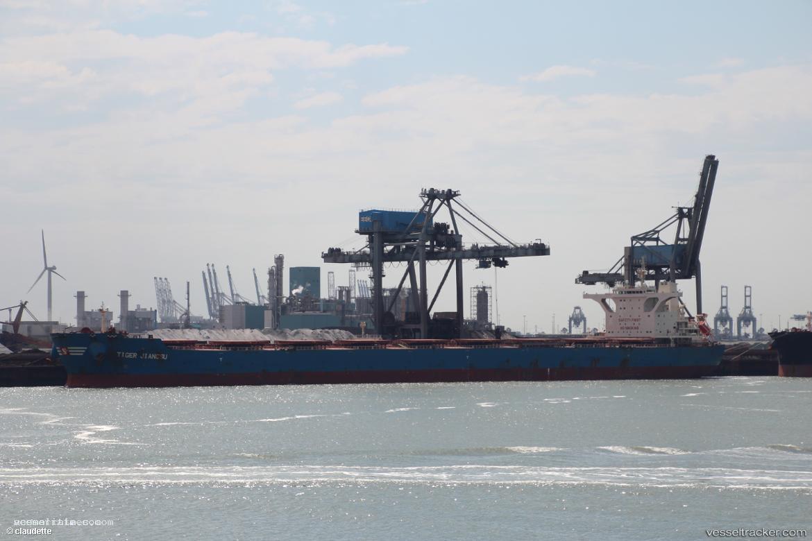 Eastern-Freesia - Bulk Carrier vessel registered in Hong Kong