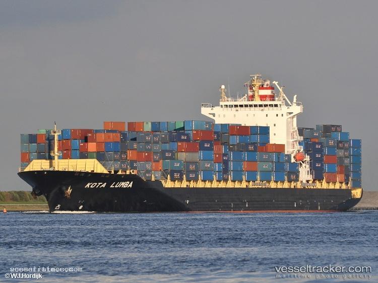 Salerno-Express - Container Ship vessel registered in Hong Kong