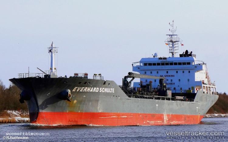 Everhard-Schulte - Chemical Oil Products Tanker vessel registered in Singapore