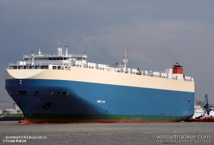 Dignity-Leader - Vehicles Carrier vessel registered in Bahamas