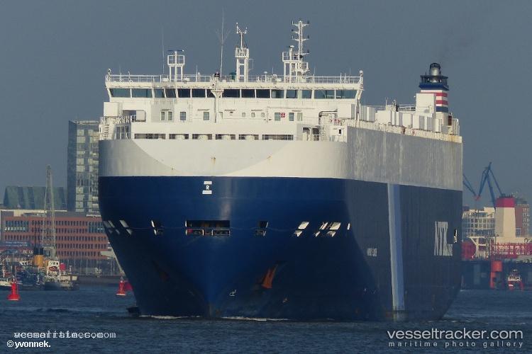 Harmony-Leader - Vehicles Carrier vessel registered in Bahamas