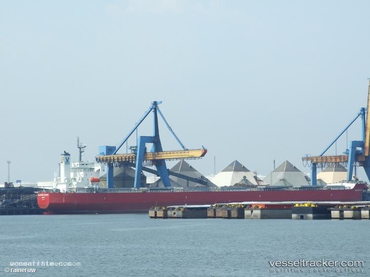 Far-Eastern-Mercury - Bulk Carrier vessel registered in Hong Kong