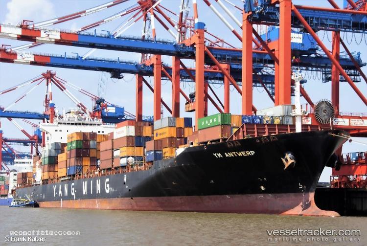 Synergy-Antwerp - Container Ship vessel registered in Marshall Islands