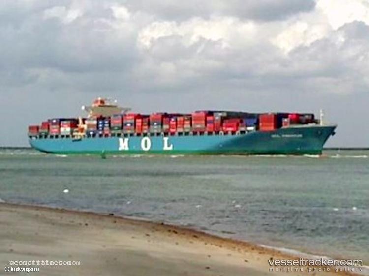 Mol-Premium - Container Ship vessel registered in Panama