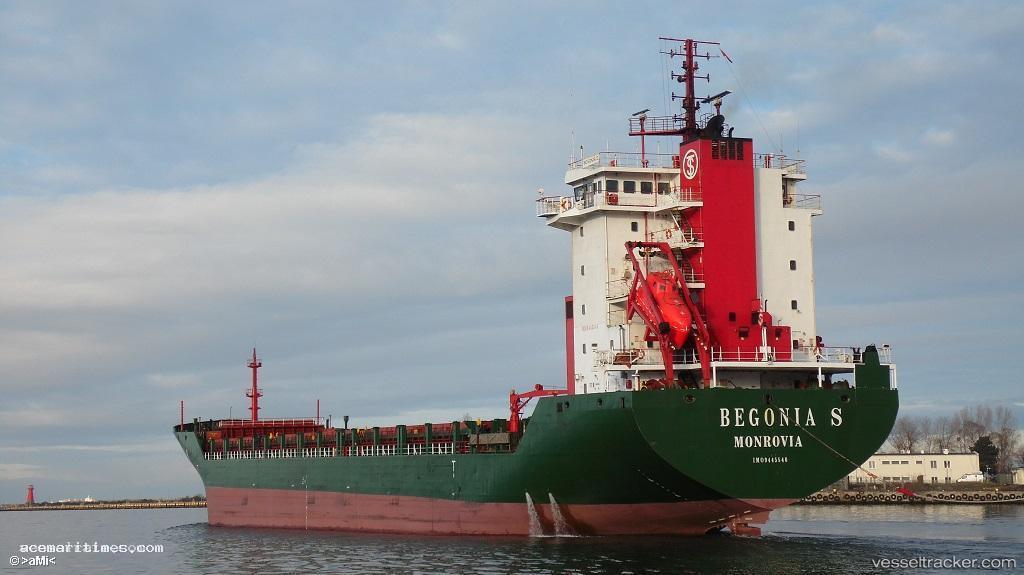 Begonia-S - Deck Cargo Ship vessel registered in Liberia
