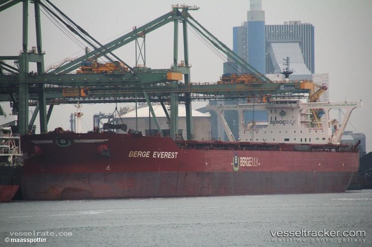 Berge-Everst - Ore Carrier vessel registered in United Kingdom