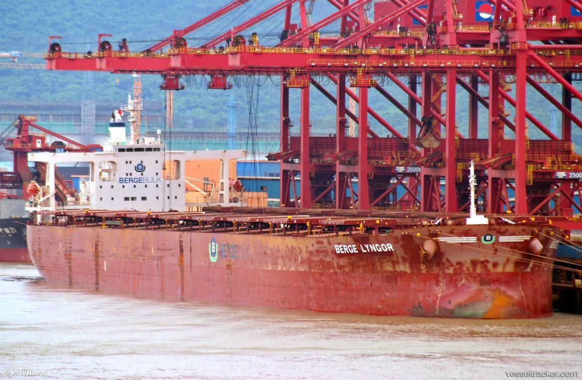 Berge-Lyngor - Ore Carrier vessel registered in United Kingdom