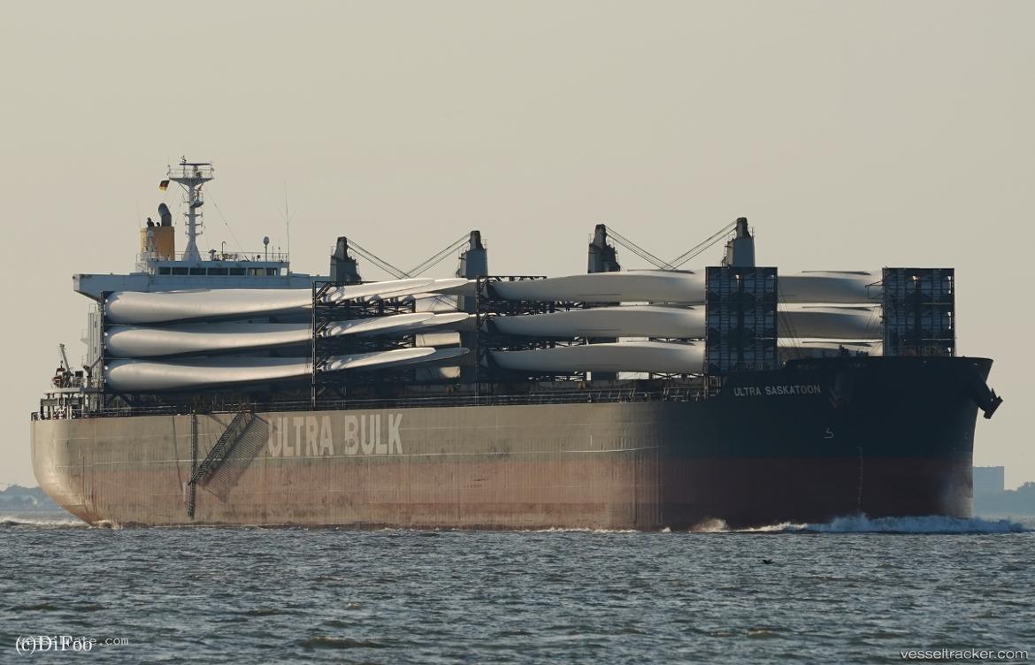 Asl-Ixora - Bulk Carrier vessel registered in Singapore
