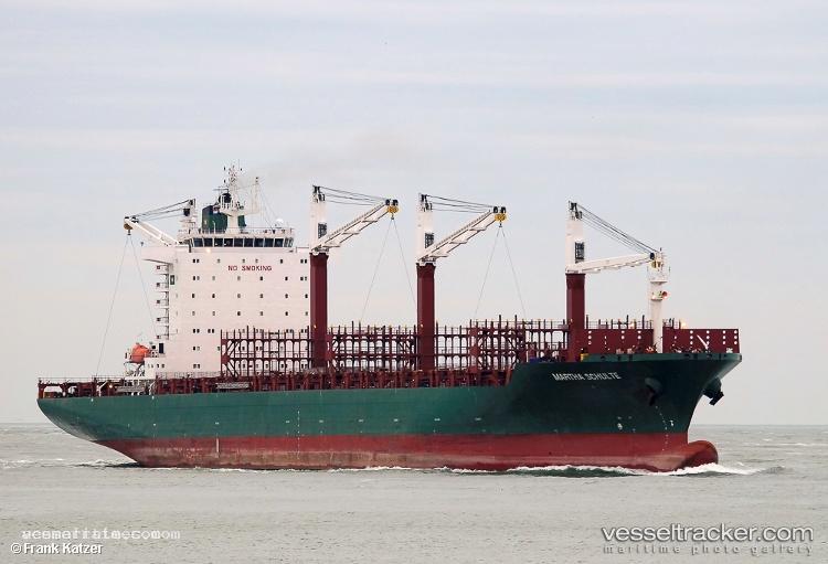 Gh-Maestro - Container Ship vessel registered in Marshall Islands