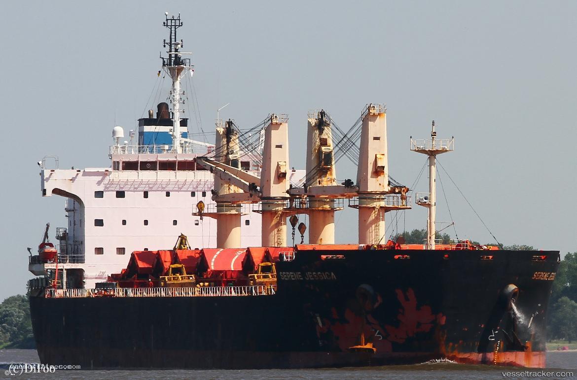Oak - Bulk Carrier vessel registered in Bahamas