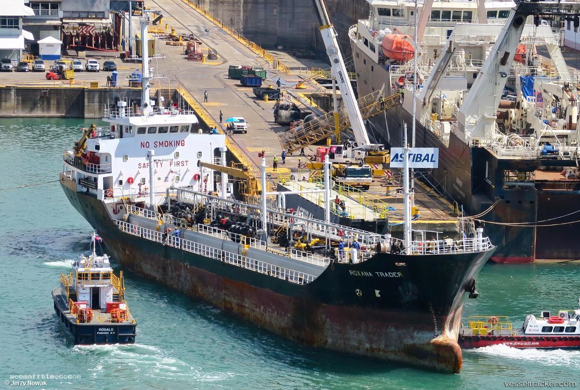 Roxana-Trader - Oil Products Tanker vessel registered in Panama