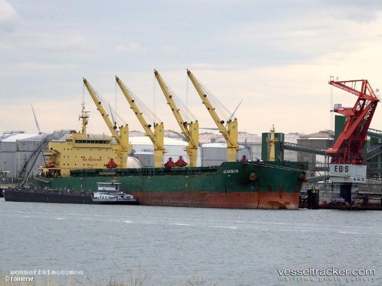 Xin-Hai-Tong-27 - Bulk Carrier vessel registered in Marshall Islands