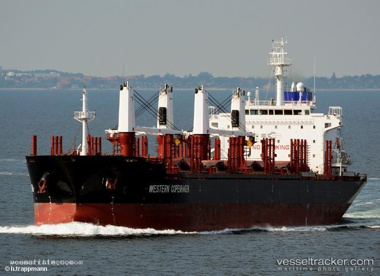 Clipper-Dee - Bulk Carrier vessel registered in Marshall Islands