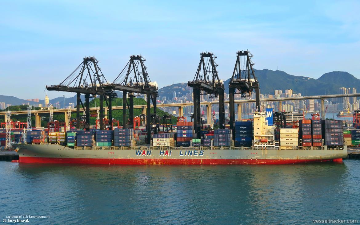 Wan-Hai-513 - Container Ship vessel registered in Singapore