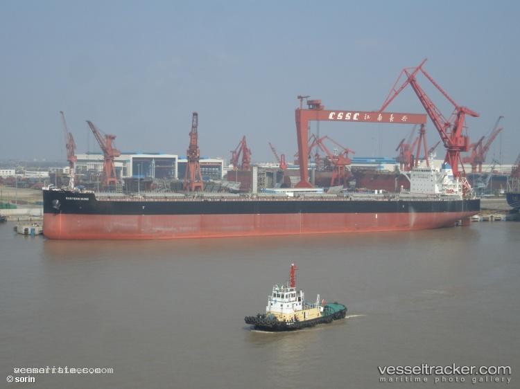 Eastern-Bund - Bulk Carrier vessel registered in Hong Kong