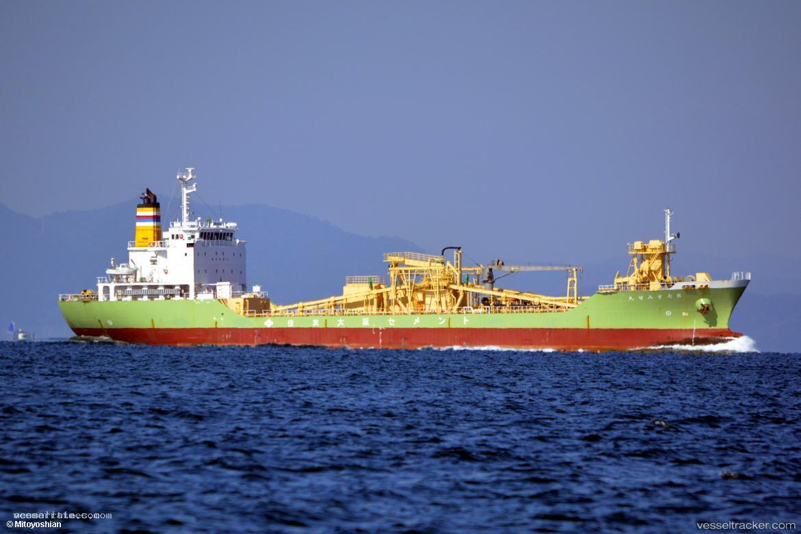 Sumisemaru-No-7 - Cement Carrier vessel registered in Japan