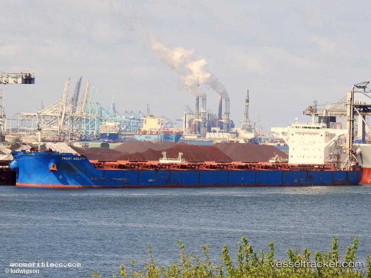 Cape-Proteus - Bulk Carrier vessel registered in Liberia