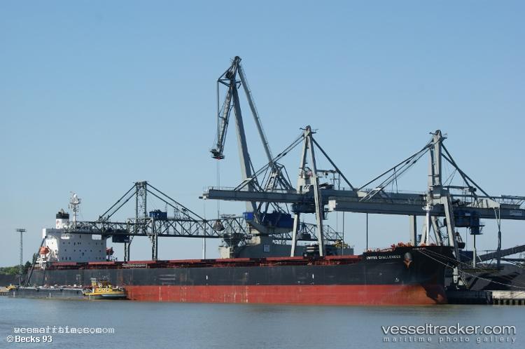 Etty-Dream - Bulk Carrier vessel registered in Marshall Islands