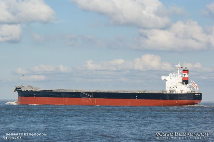 Medusa - Bulk Carrier vessel registered in Marshall Islands