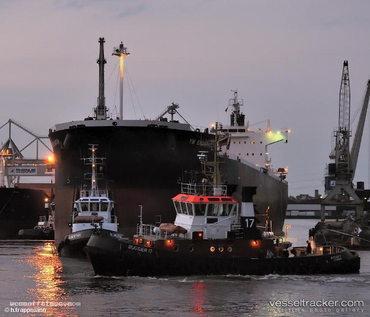 Chola-Eternity - Bulk Carrier vessel registered in Singapore