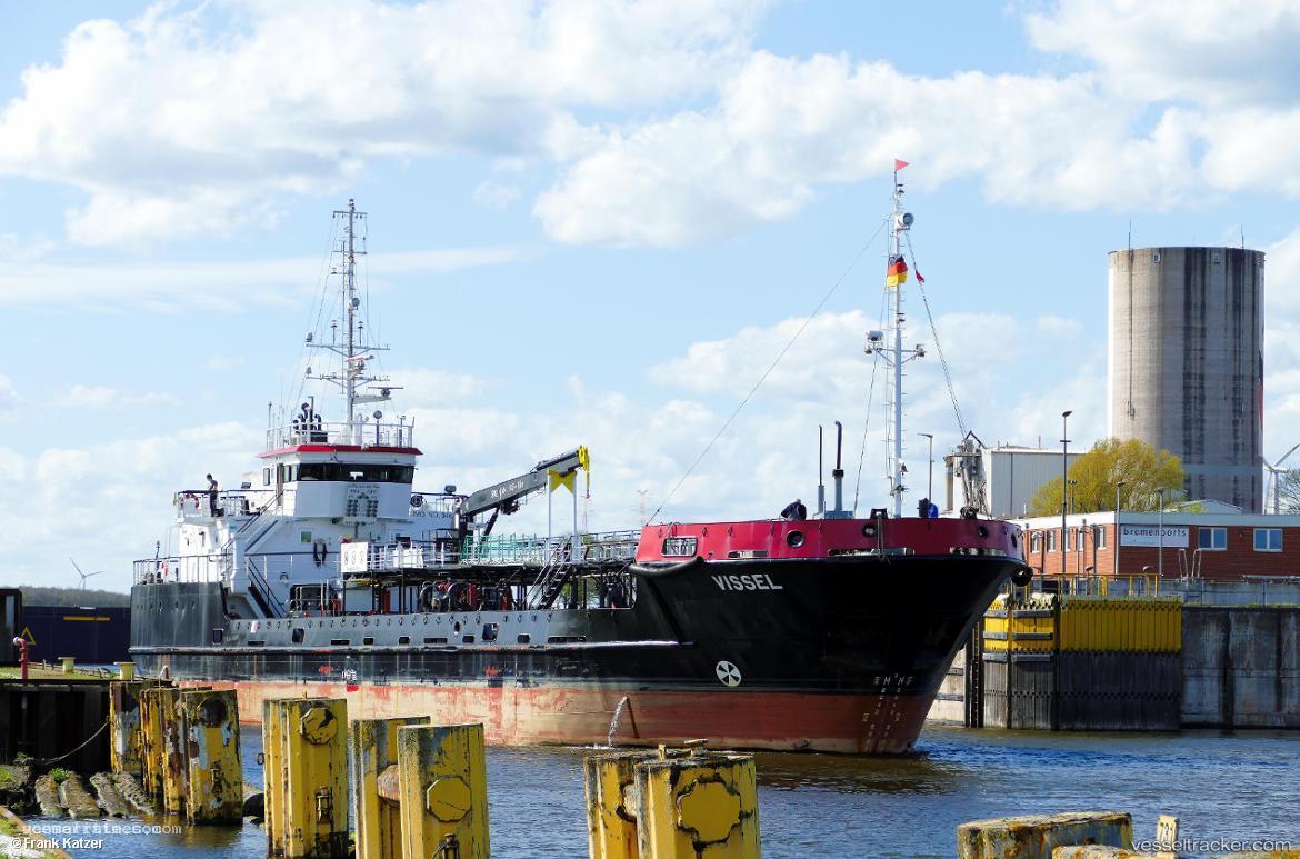 Vissel - Oil Products Tanker vessel registered in Luxembourg