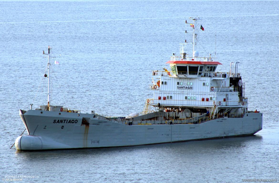 Santiago - Dredger vessel registered in Portugal