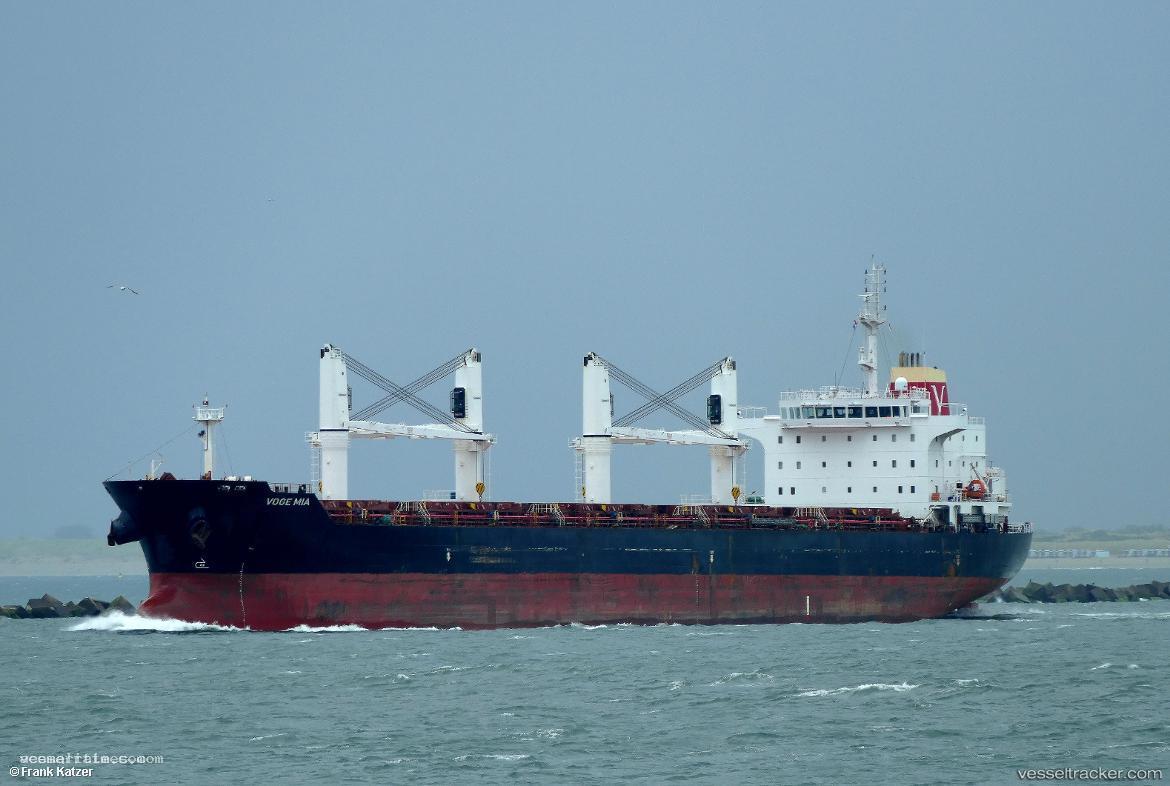 Lynx - Bulk Carrier vessel registered in Marshall Islands