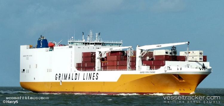 Grande-Costa-Davori - Vehicles Carrier vessel registered in Italy