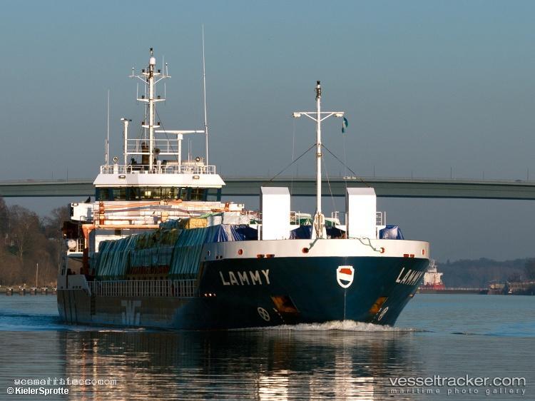 Humber-Runner - General Cargo Ship vessel registered in Antigua and Barbuda
