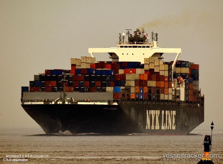 Seaspan-Adonis - Container Ship vessel registered in Hong Kong