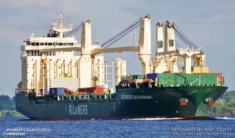 Hyundai-Ulsan - Multi Purpose Carrier vessel registered in Marshall Islands