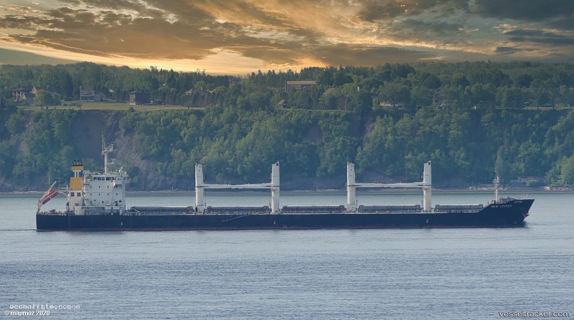 New-Leader - Bulk Carrier vessel registered in Panama