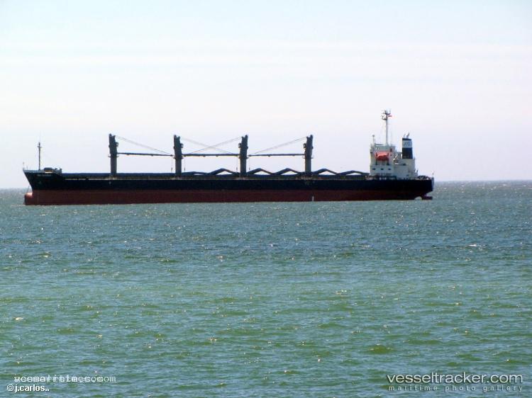 Everest-K - Bulk Carrier vessel registered in Marshall Islands