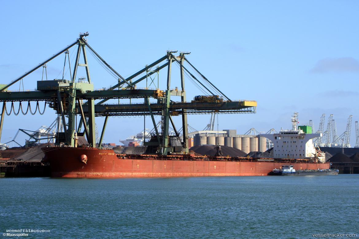 Pacific-South - Bulk Carrier vessel registered in Marshall Islands