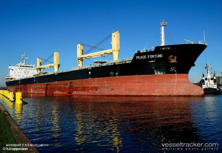 Strategic-Endeavor - Bulk Carrier vessel registered in Singapore