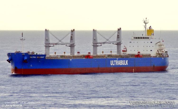 Chatham-Island - Bulk Carrier vessel registered in Hong Kong