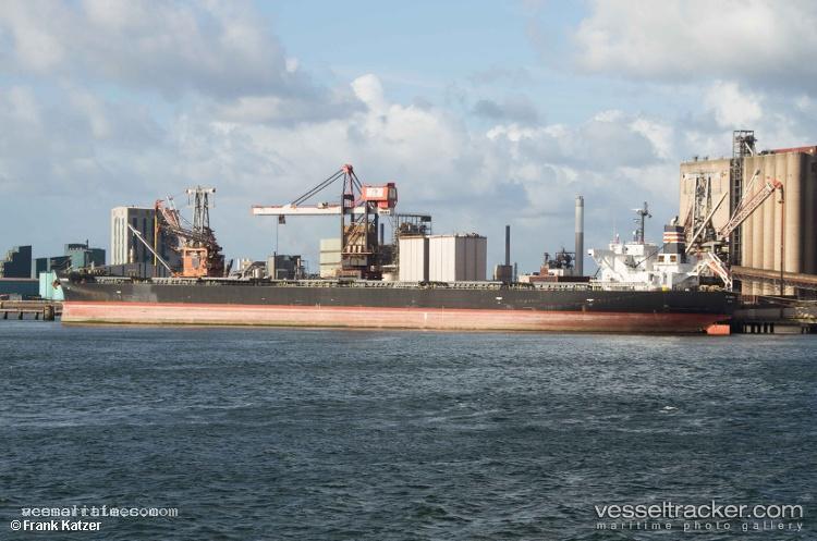 Nba-Rubens - Bulk Carrier vessel registered in Panama