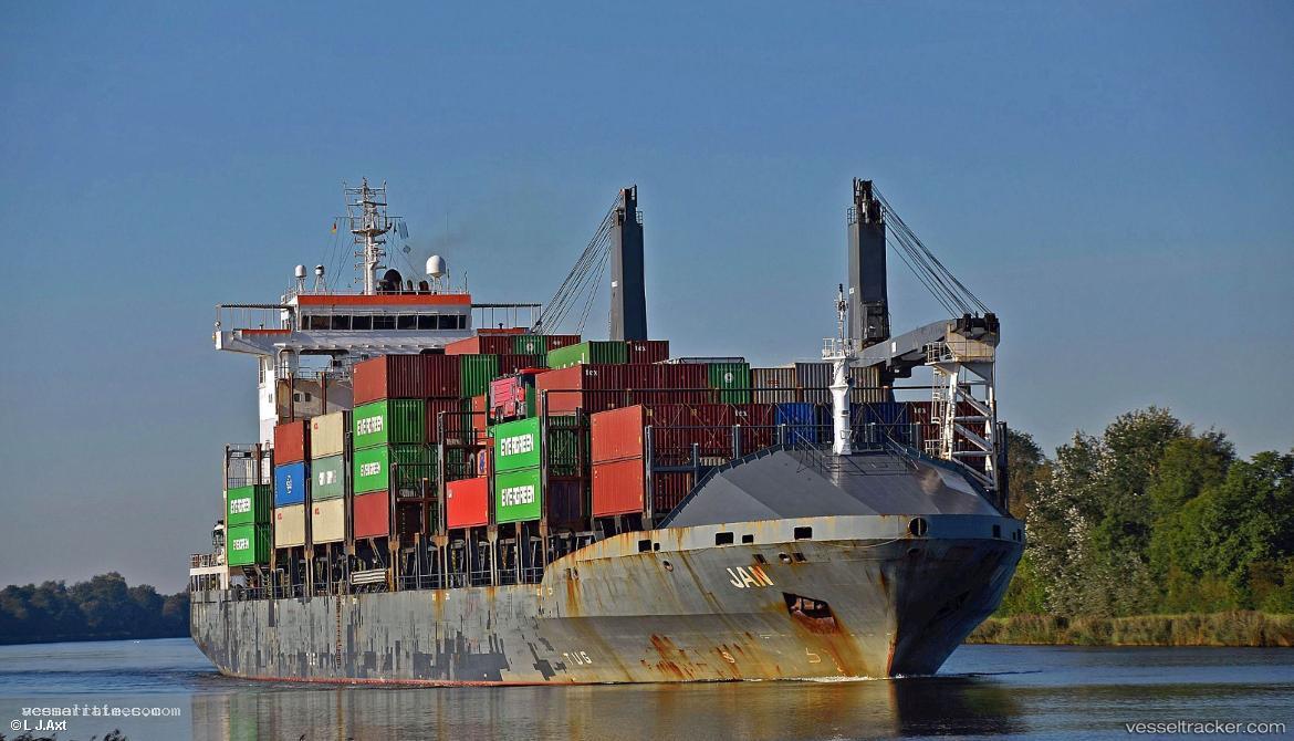 Jan - Container Ship vessel registered in Portugal