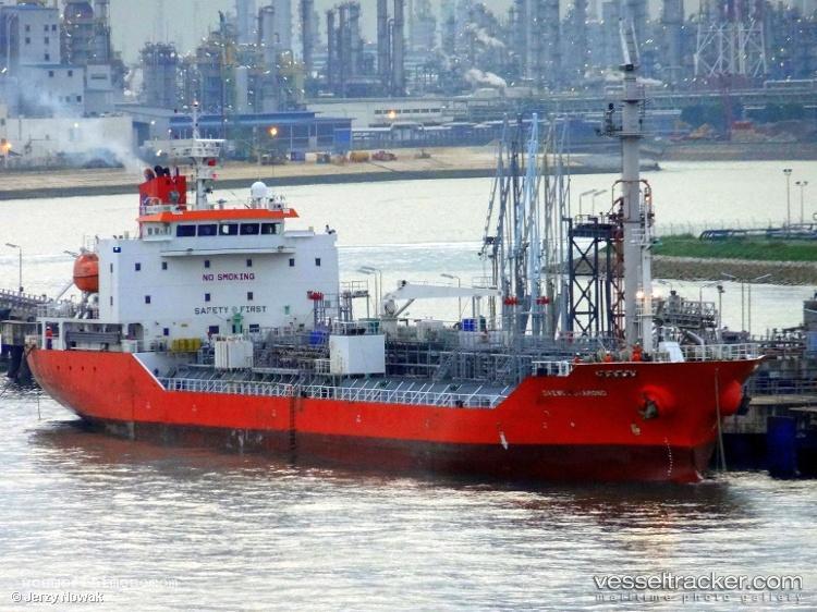 Daewoo-Diamond - Chemical Oil Products Tanker vessel registered in Panama